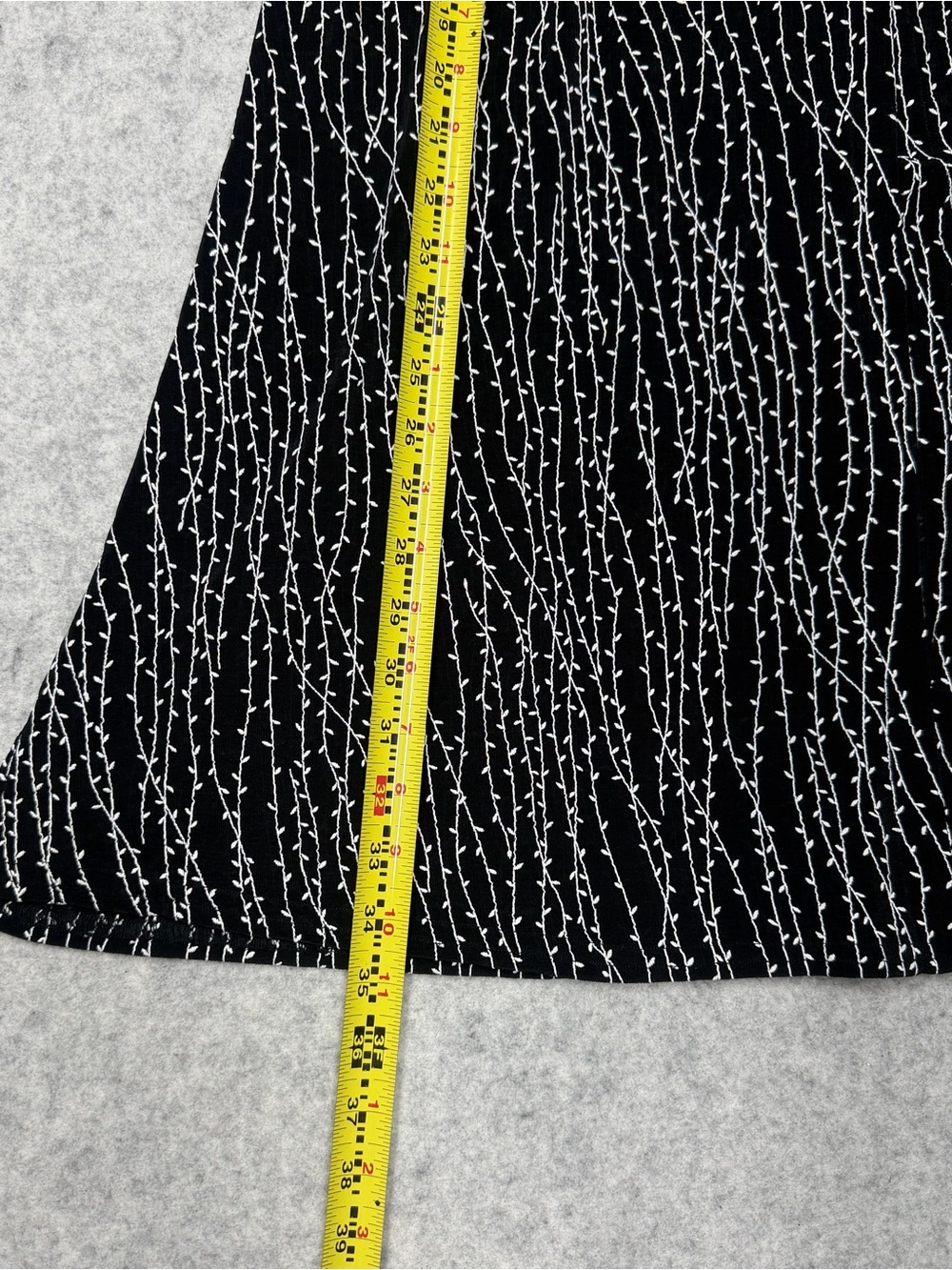 Vintage ES•SE USA Maxi Skirt Medium Black Vine Floral Print Front Button Slit - Picture 5 of 11
